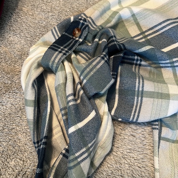 Button down top - Picture 2 of 3